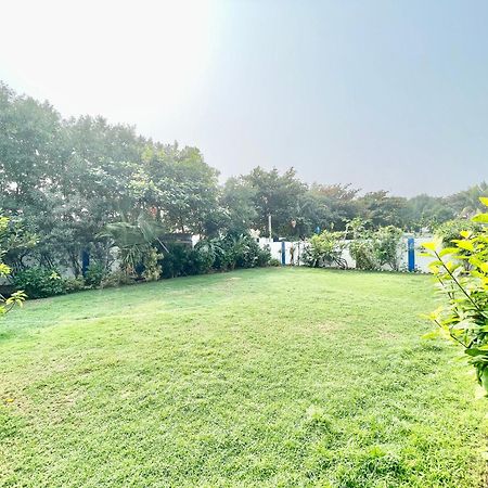 Hotel V-I Near Sea , Puri Private-Park -Gym-Spa Fully-Airconditioned-Hotel Lift-And-Parking-Facilities Breakfast-Included ภายนอก รูปภาพ
