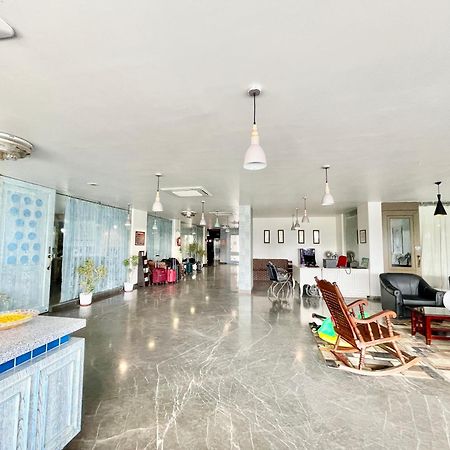 Hotel V-I Near Sea , Puri Private-Park -Gym-Spa Fully-Airconditioned-Hotel Lift-And-Parking-Facilities Breakfast-Included ภายนอก รูปภาพ