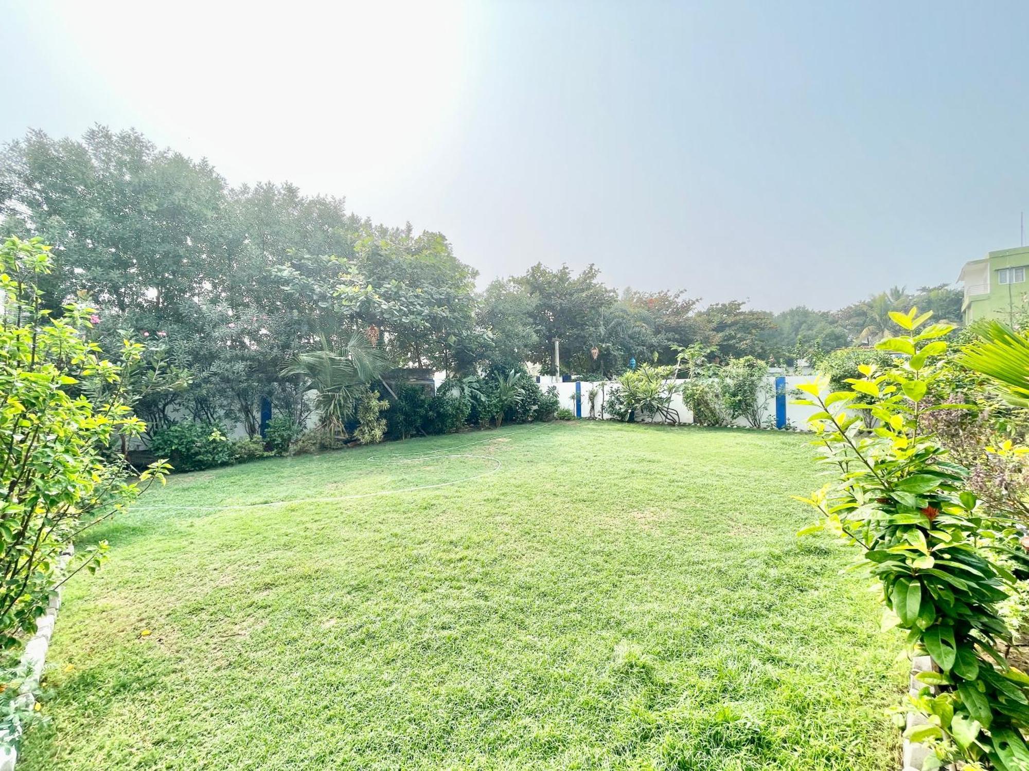 Hotel V-I Near Sea , Puri Private-Park -Gym-Spa Fully-Airconditioned-Hotel Lift-And-Parking-Facilities Breakfast-Included ภายนอก รูปภาพ