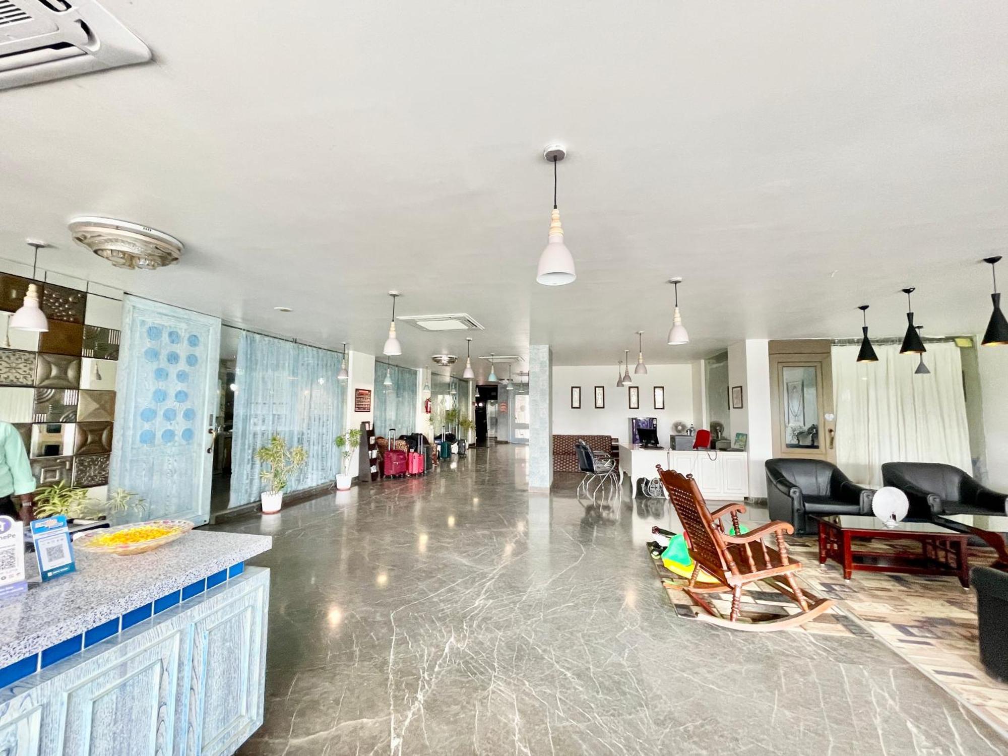 Hotel V-I Near Sea , Puri Private-Park -Gym-Spa Fully-Airconditioned-Hotel Lift-And-Parking-Facilities Breakfast-Included ภายนอก รูปภาพ