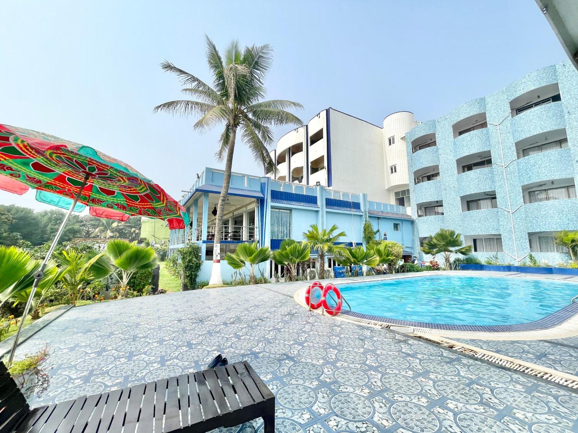 Hotel V-I Near Sea , Puri Private-Park -Gym-Spa Fully-Airconditioned-Hotel Lift-And-Parking-Facilities Breakfast-Included ภายนอก รูปภาพ