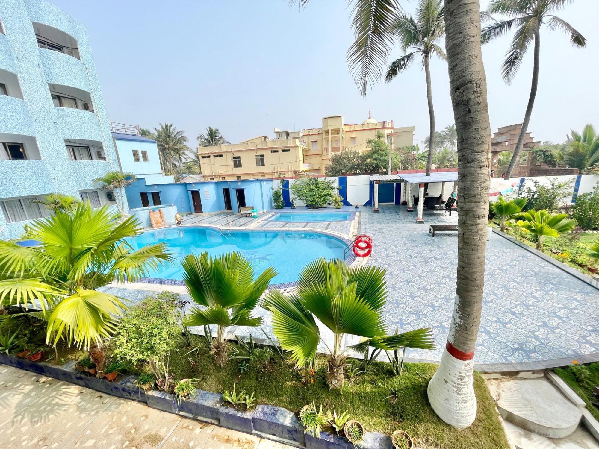 Hotel V-I Near Sea , Puri Private-Park -Gym-Spa Fully-Airconditioned-Hotel Lift-And-Parking-Facilities Breakfast-Included ภายนอก รูปภาพ
