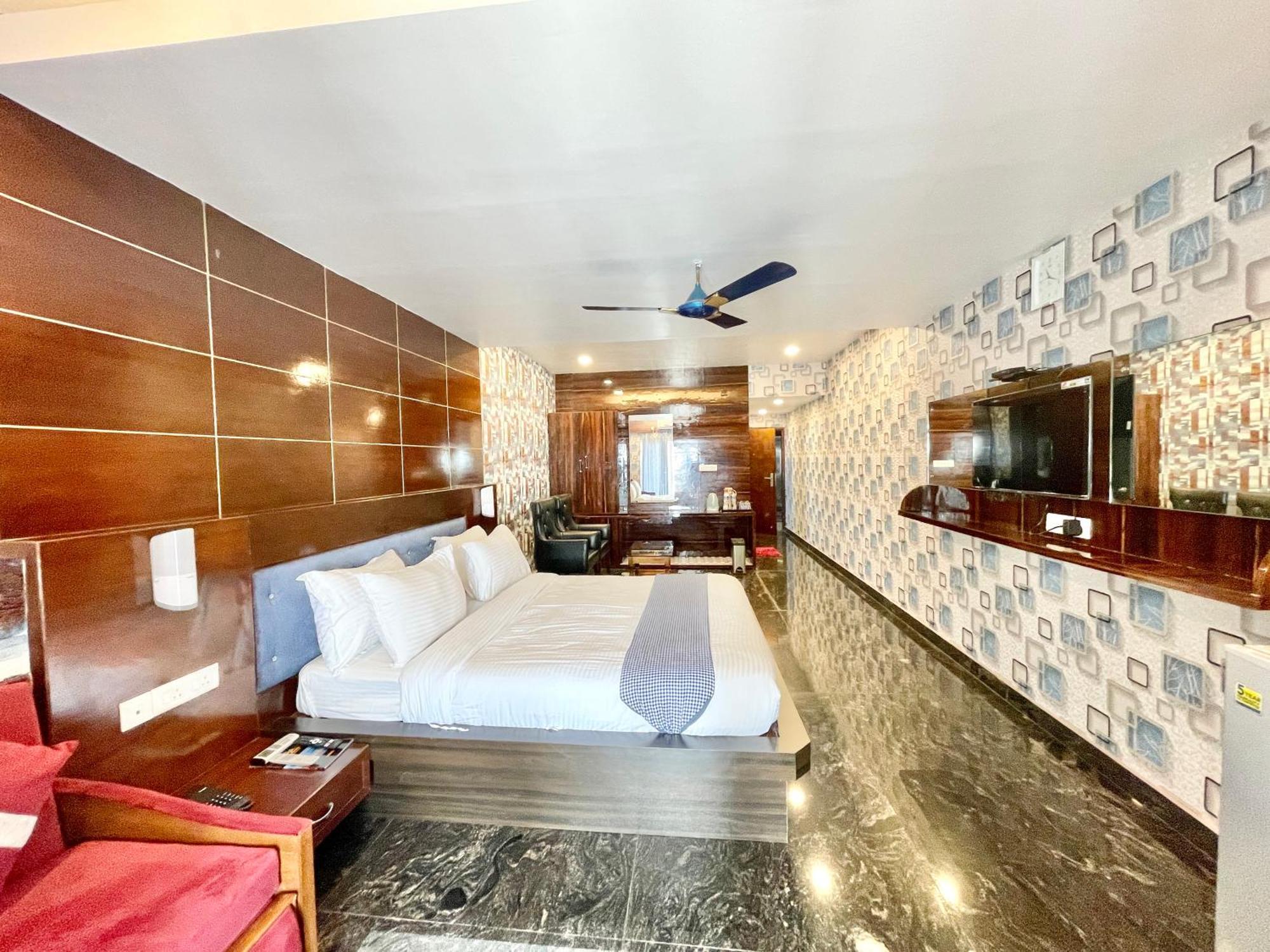 Hotel V-I Near Sea , Puri Private-Park -Gym-Spa Fully-Airconditioned-Hotel Lift-And-Parking-Facilities Breakfast-Included ภายนอก รูปภาพ