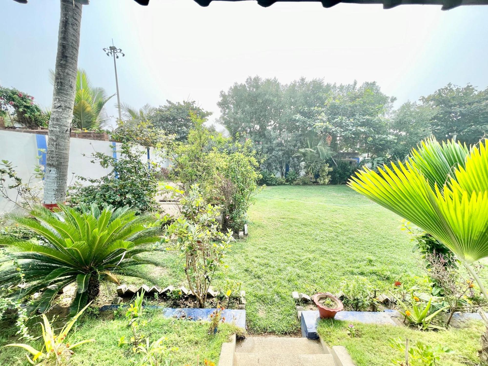 Hotel V-I Near Sea , Puri Private-Park -Gym-Spa Fully-Airconditioned-Hotel Lift-And-Parking-Facilities Breakfast-Included ภายนอก รูปภาพ