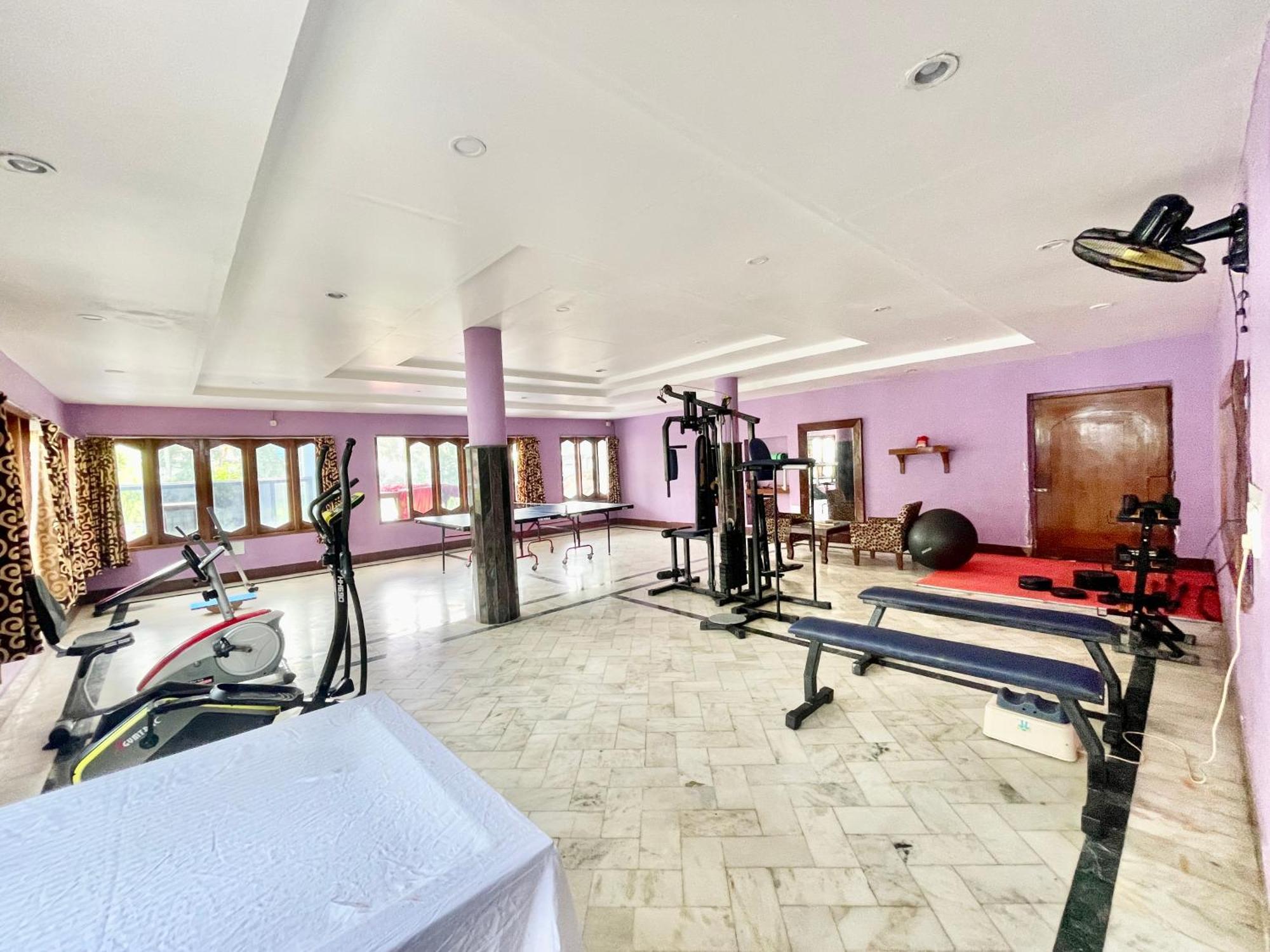 Hotel V-I Near Sea , Puri Private-Park -Gym-Spa Fully-Airconditioned-Hotel Lift-And-Parking-Facilities Breakfast-Included ภายนอก รูปภาพ