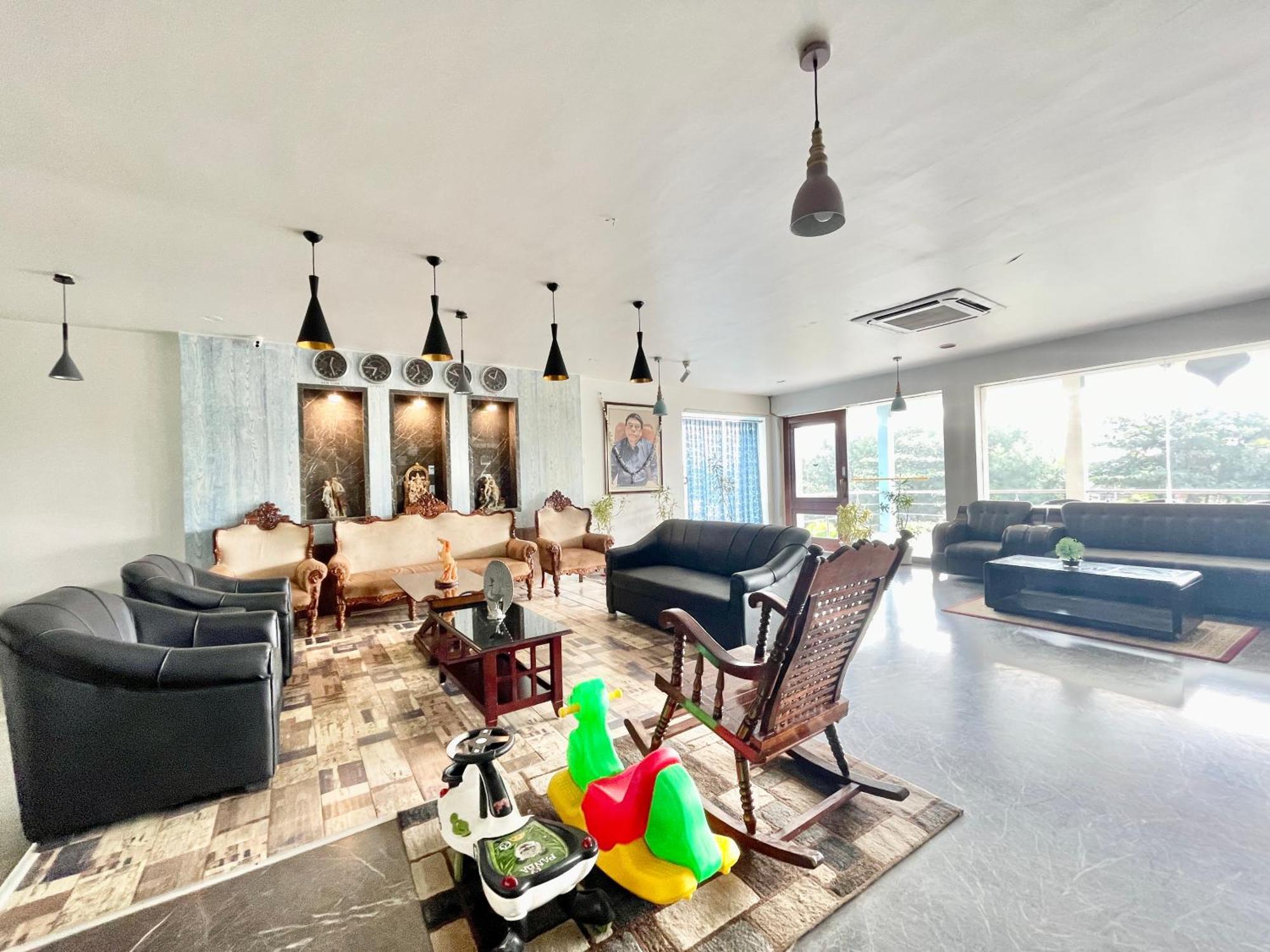 Hotel V-I Near Sea , Puri Private-Park -Gym-Spa Fully-Airconditioned-Hotel Lift-And-Parking-Facilities Breakfast-Included ภายนอก รูปภาพ